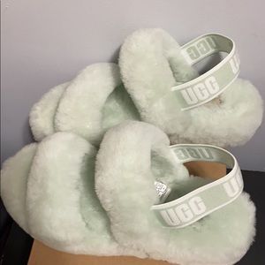 SOlDUgg sandals size 7